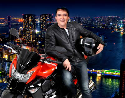 На мотике.png