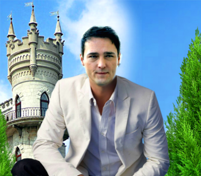 Юра у башни.png