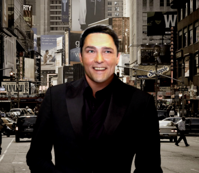 Юра - в городе.png